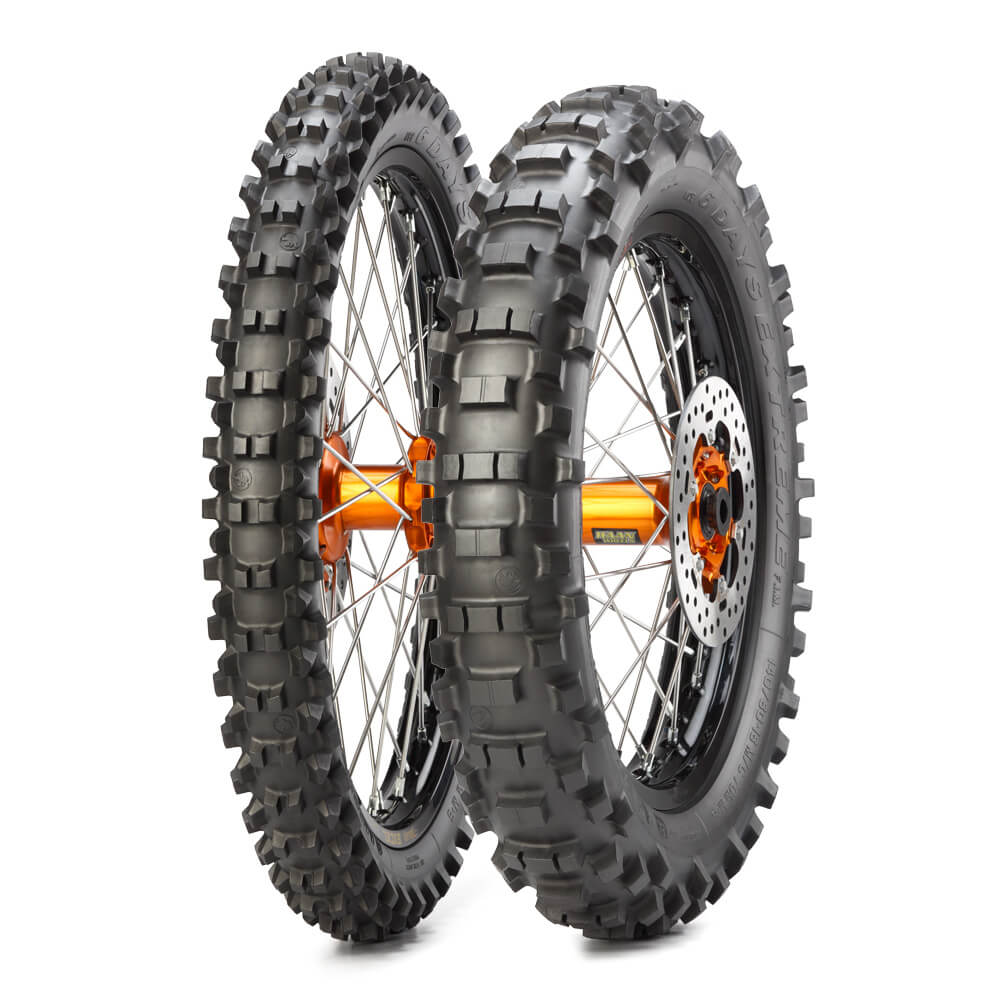 Мотошина 140/80 Metzeler MCE 6 Days Extreme 70M TT Задняя (Rear) Medium+ M+S R18 2024